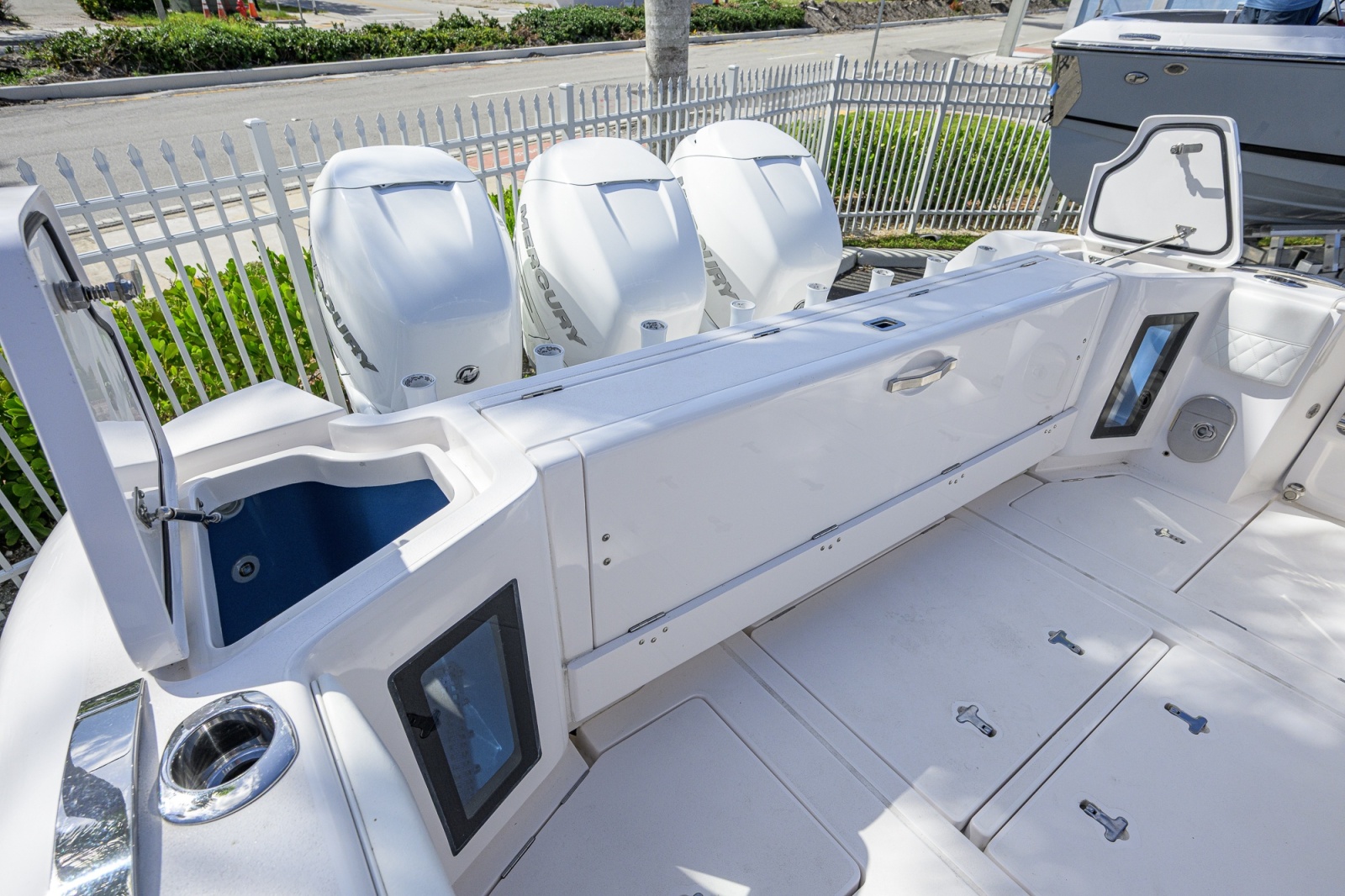 2022 Intrepid 409 Valor