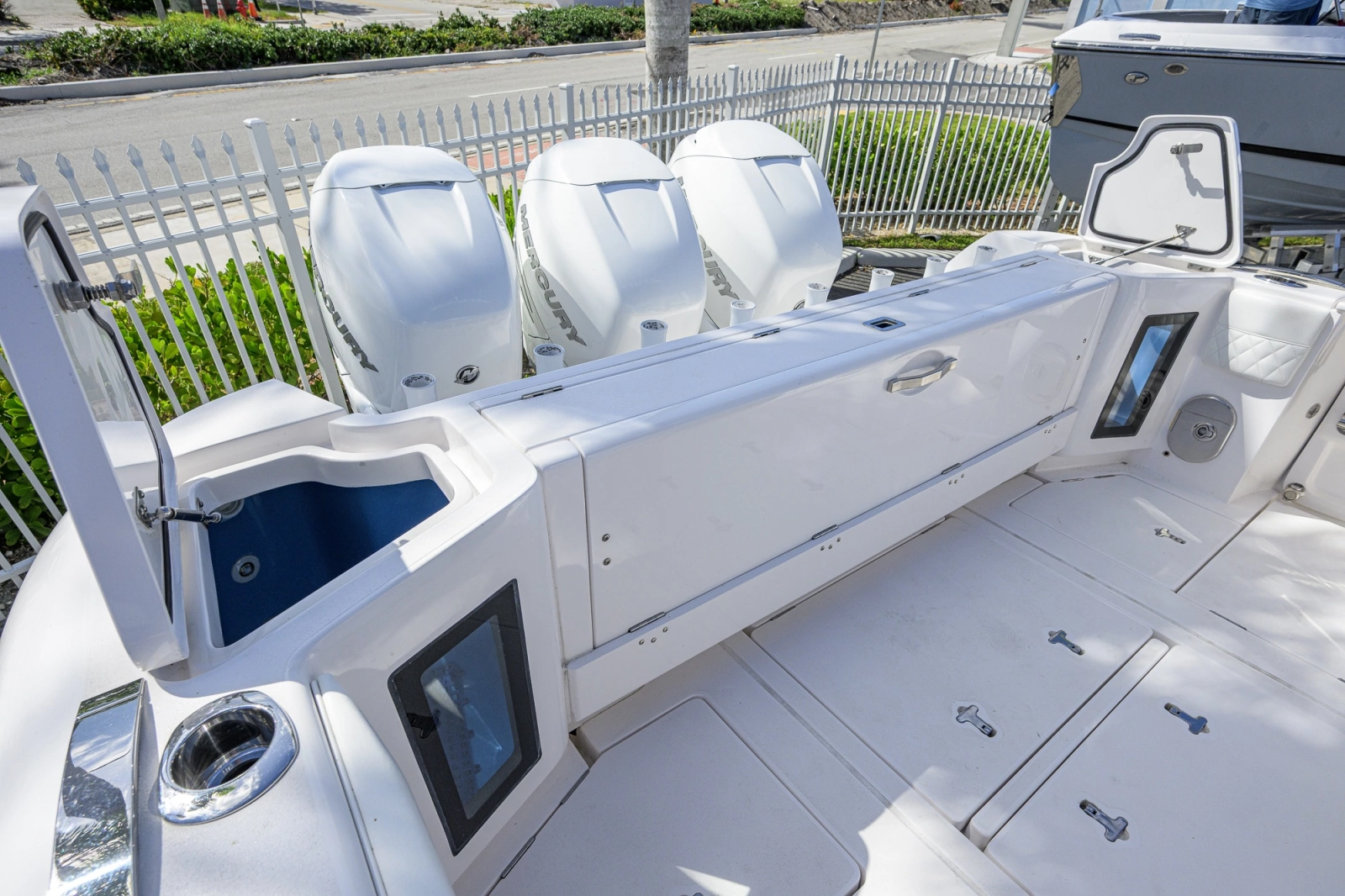 2022 Intrepid 409 Valor