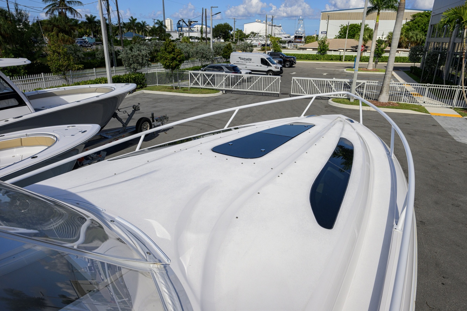 2022 Intrepid 409 Valor