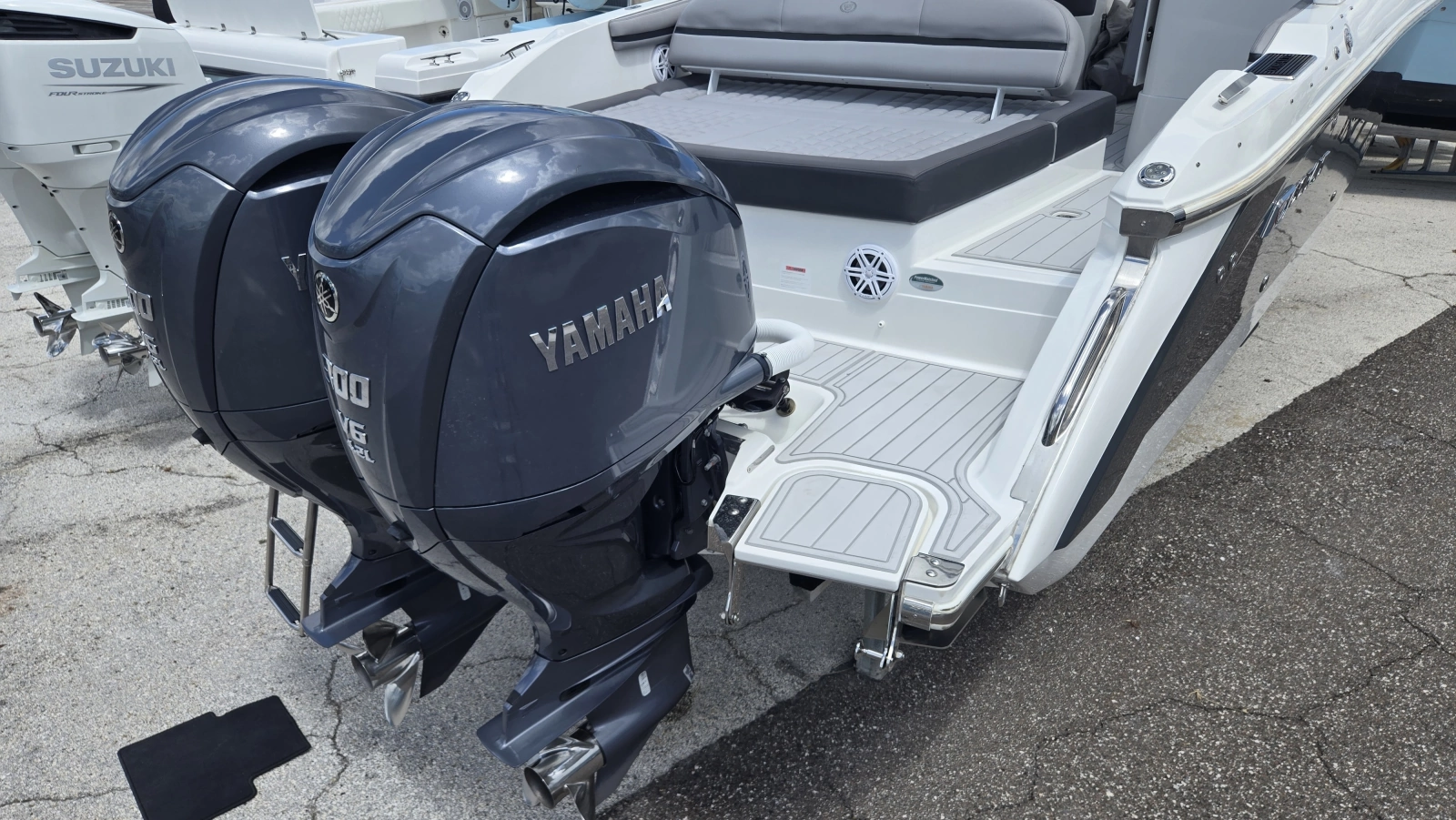 2023 Cobalt 30SC