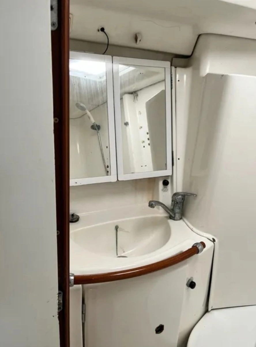 2005 Beneteau 423