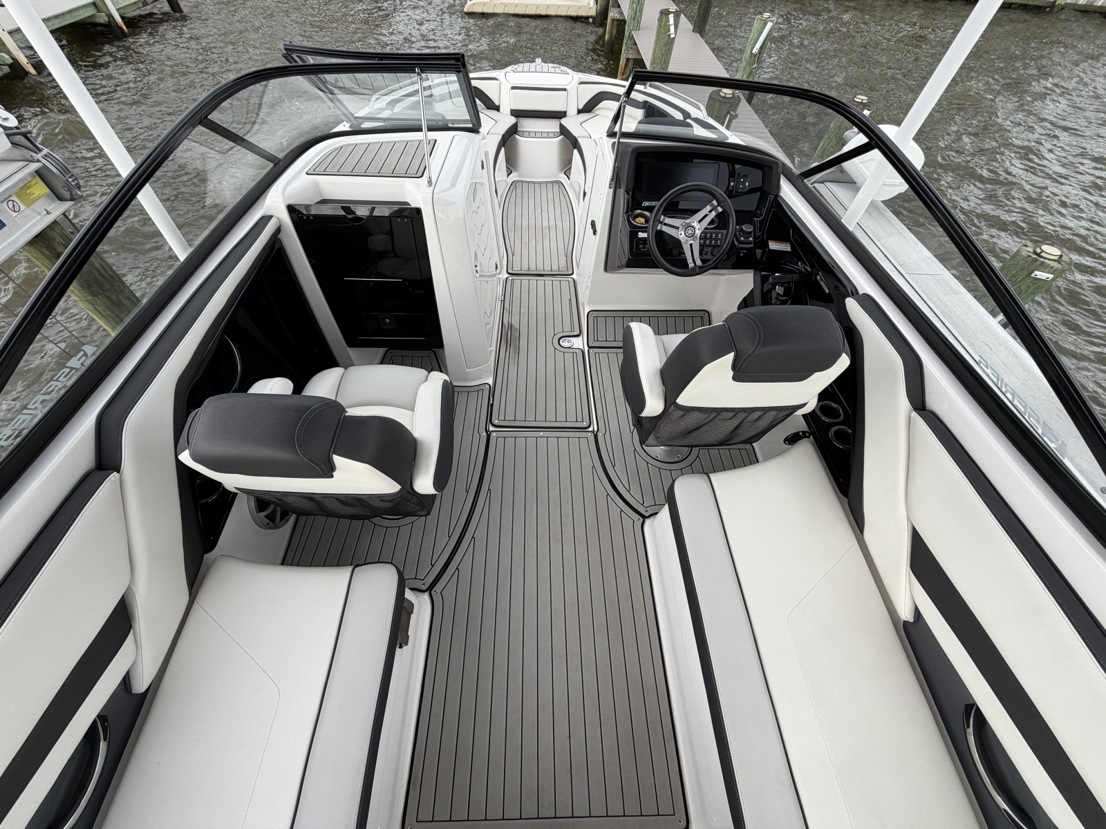 2020 Yamaha Boats 242 Limited S E-Series