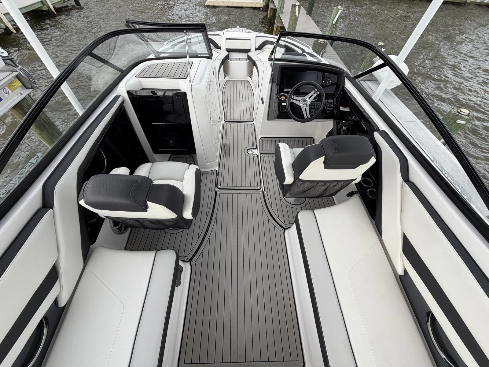 2020 Yamaha Boats 242 Limited S E-Series