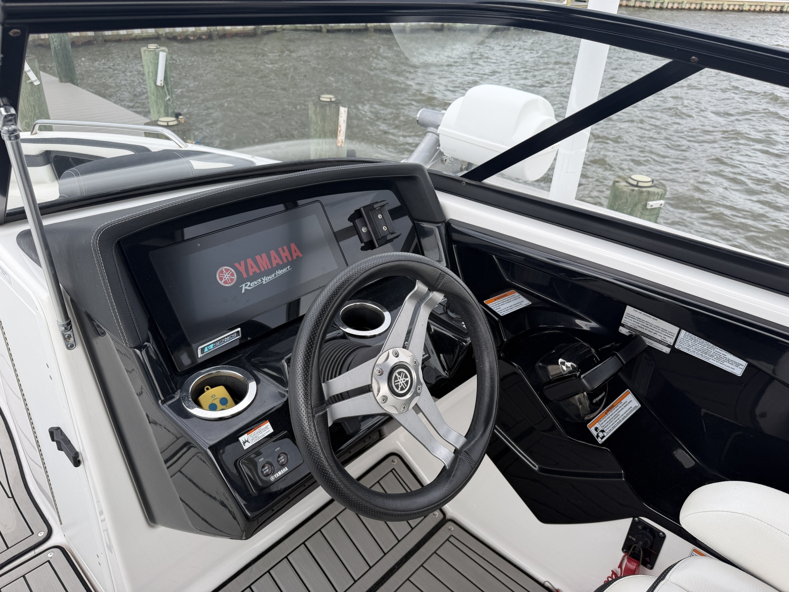 2020 Yamaha Boats 242 Limited S E-Series