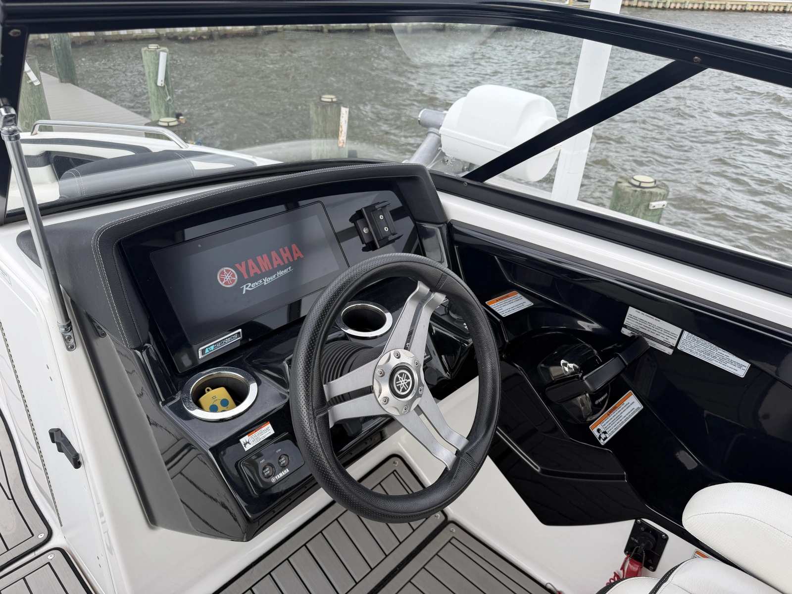 2020 Yamaha Boats 242 Limited S E-Series