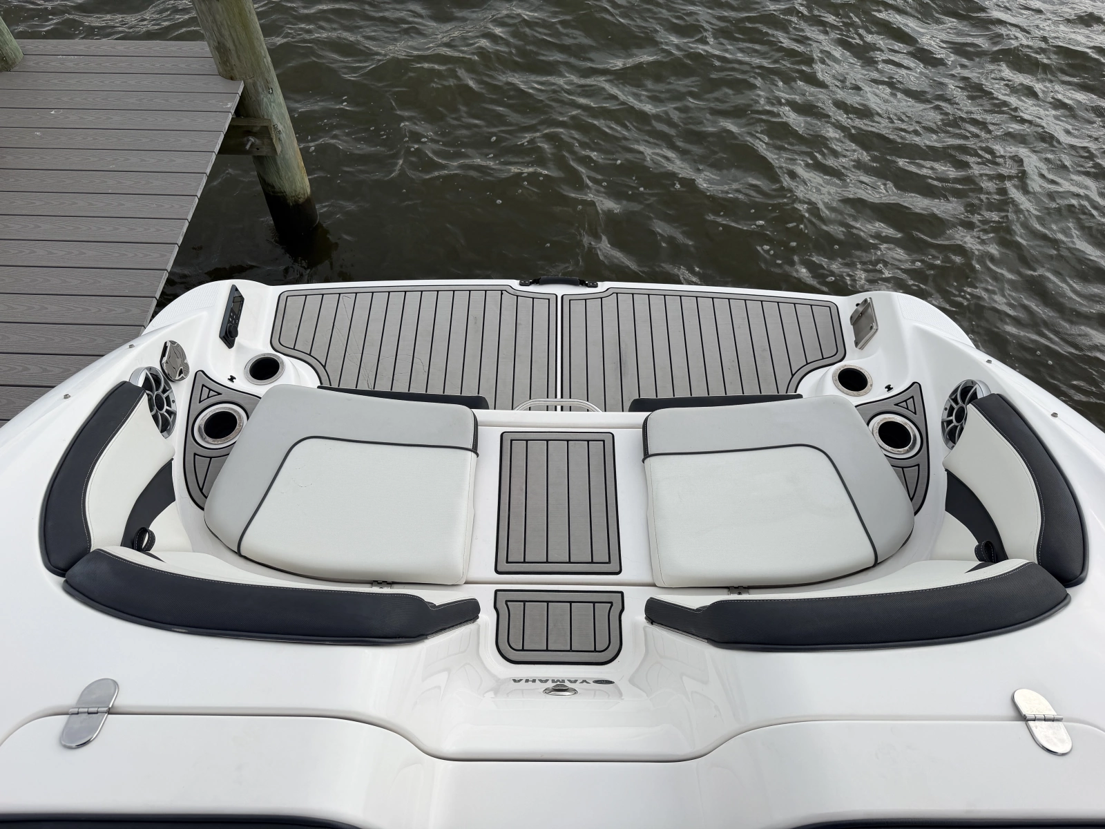 2020 Yamaha Boats 242 Limited S E-Series