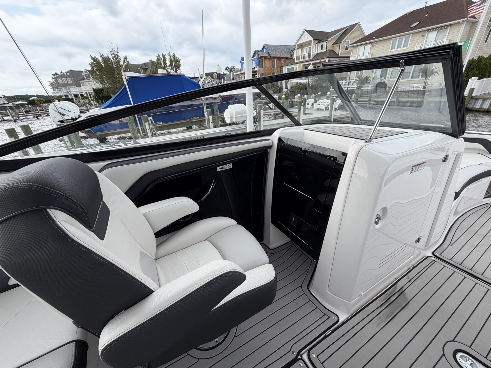 2020 Yamaha Boats 242 Limited S E-Series