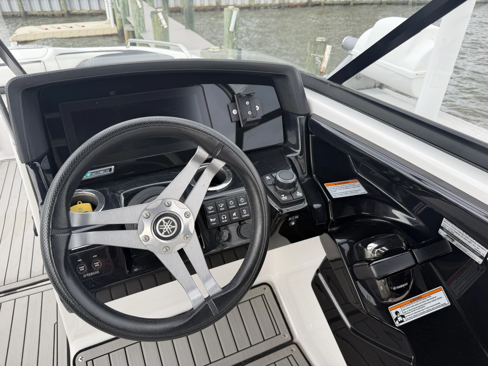 2020 Yamaha Boats 242 Limited S E-Series
