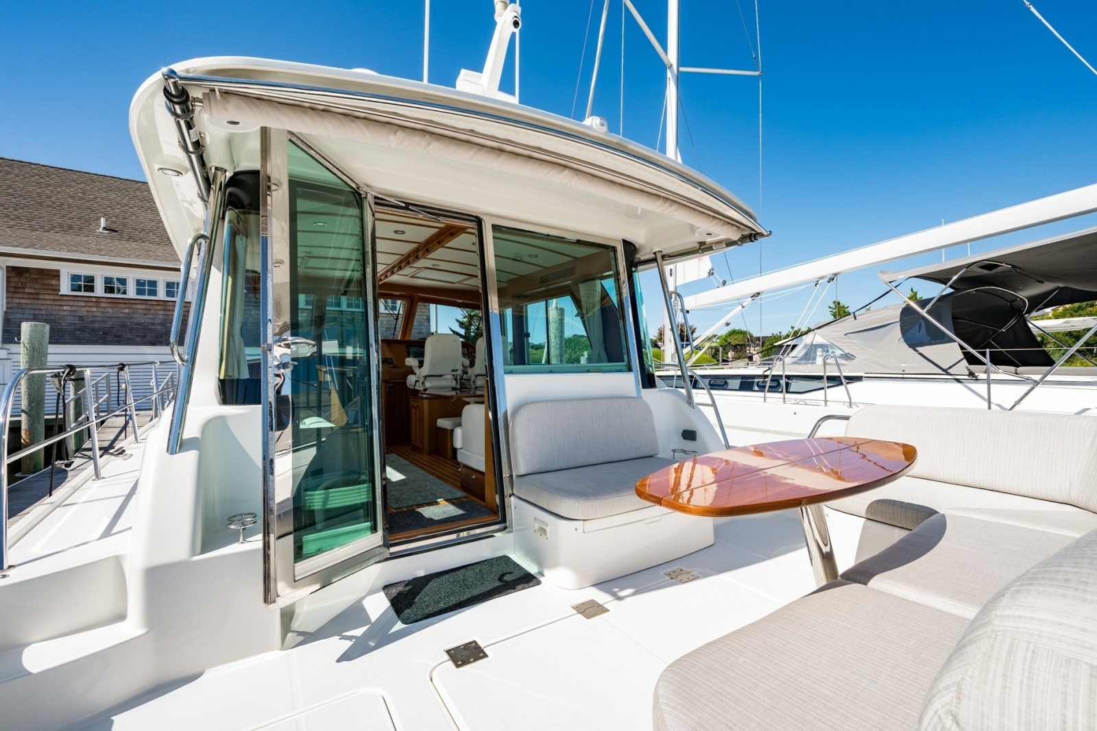 2021 Sabre 48 Salon Express