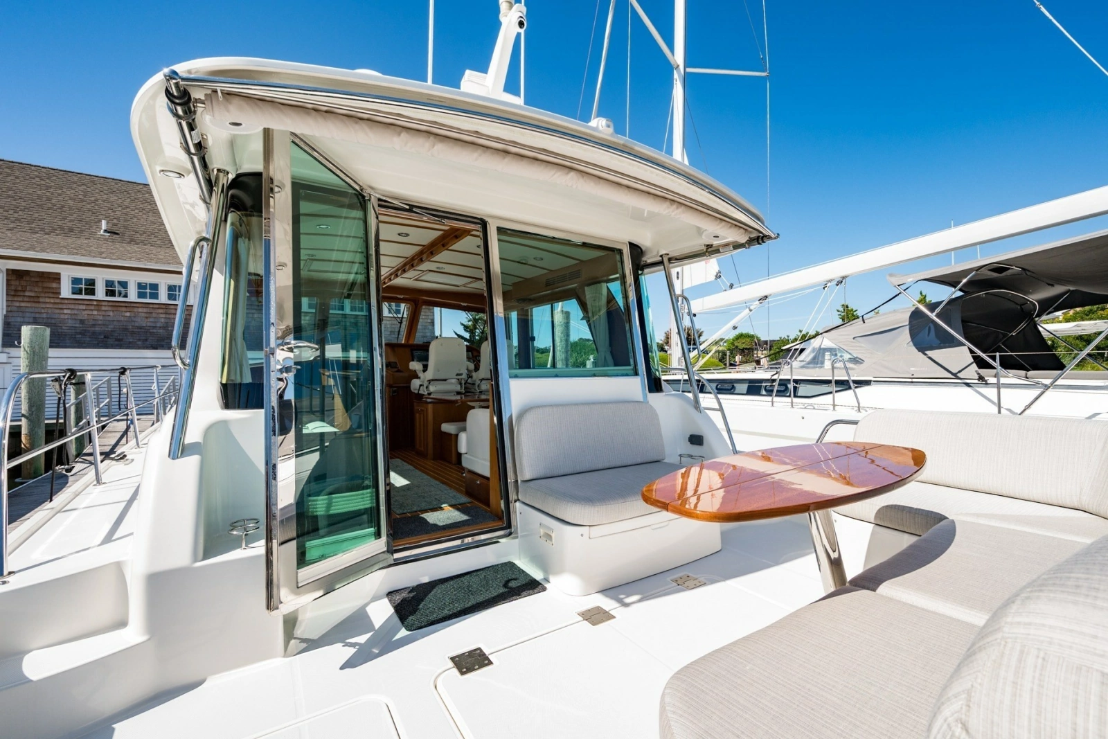 2021 Sabre 48 Salon Express