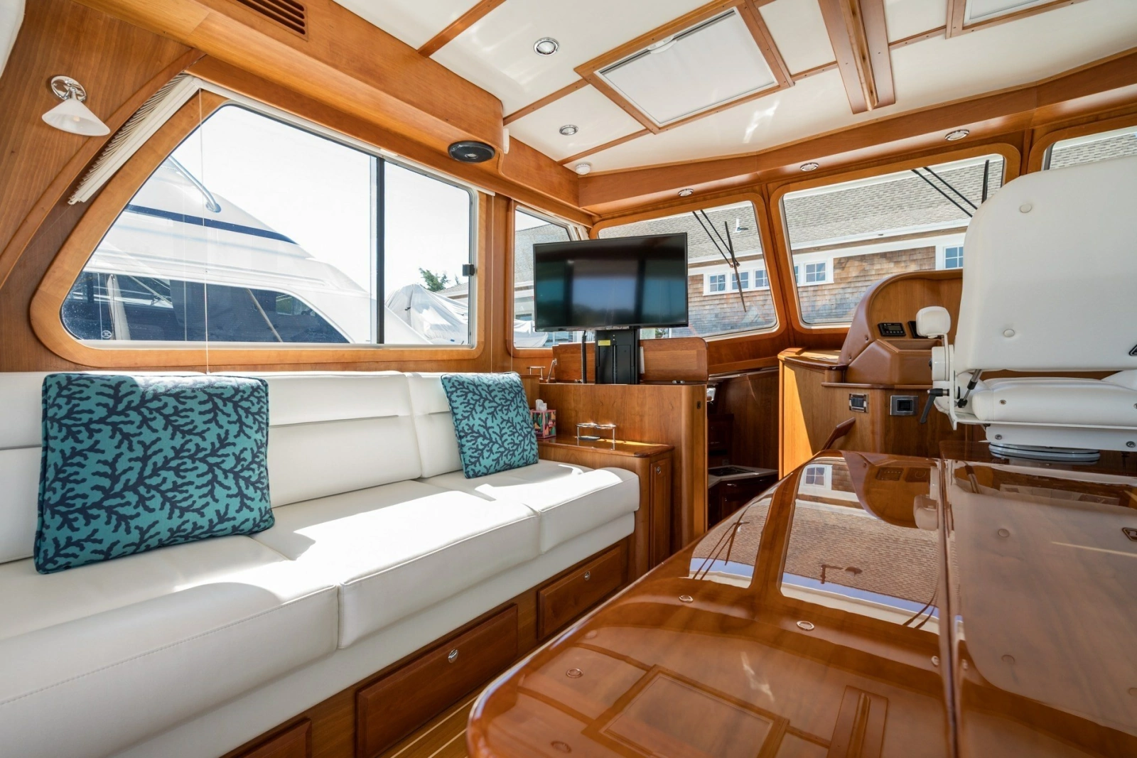 2021 Sabre 48 Salon Express