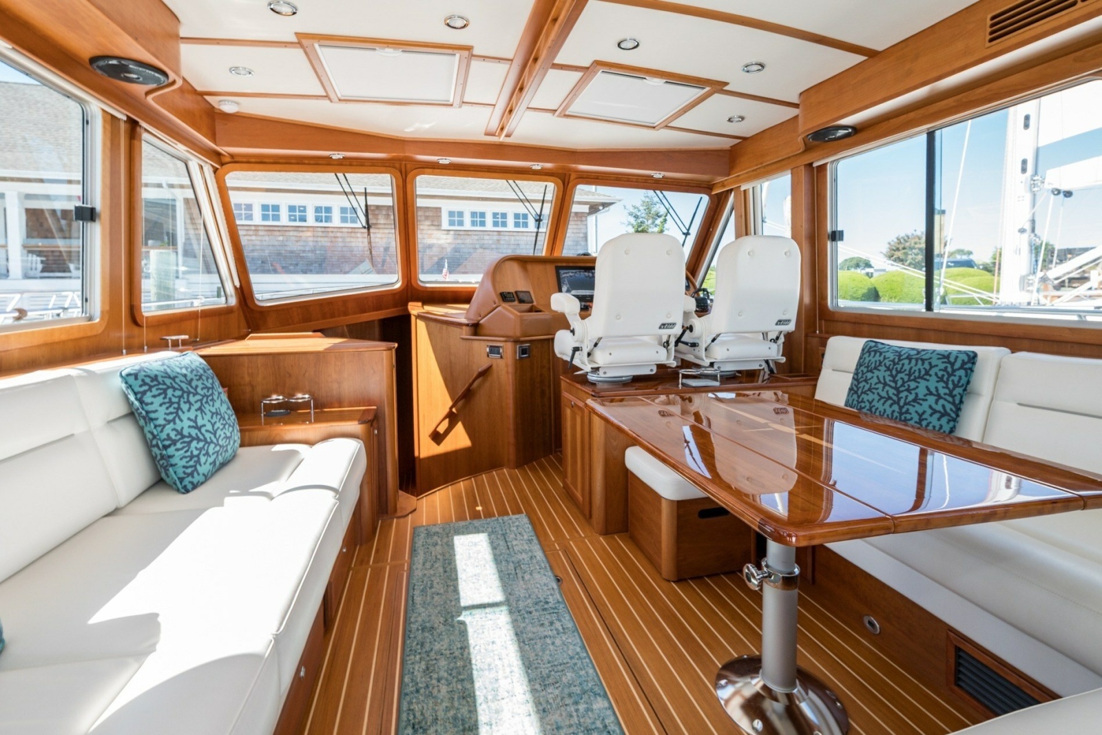 2021 Sabre 48 Salon Express
