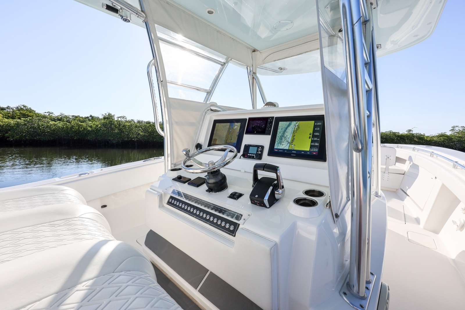2016 Invincible 39 Open Fisherman