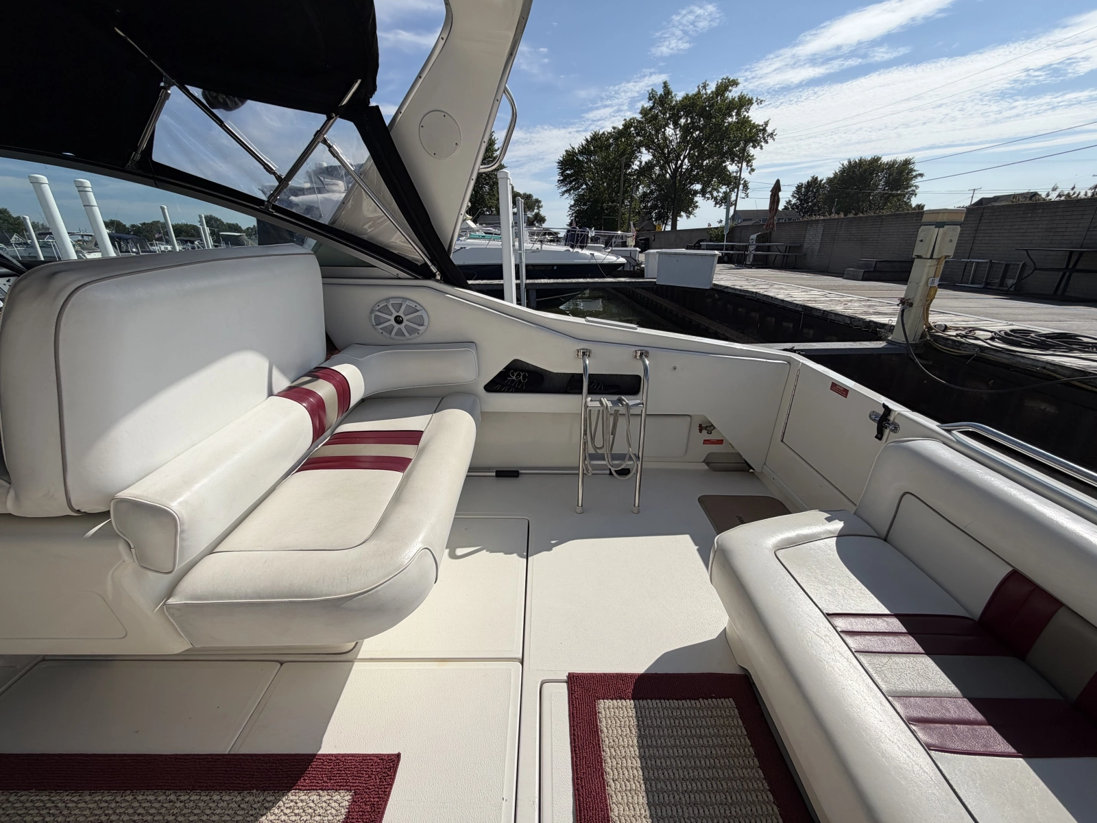 1993 Sea Ray 370 Express Cruiser