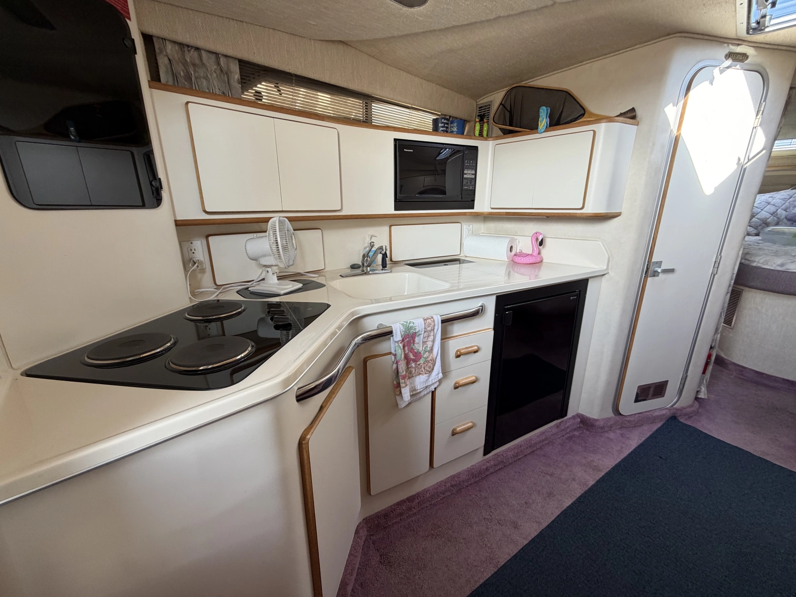 1993 Sea Ray 370 Express Cruiser