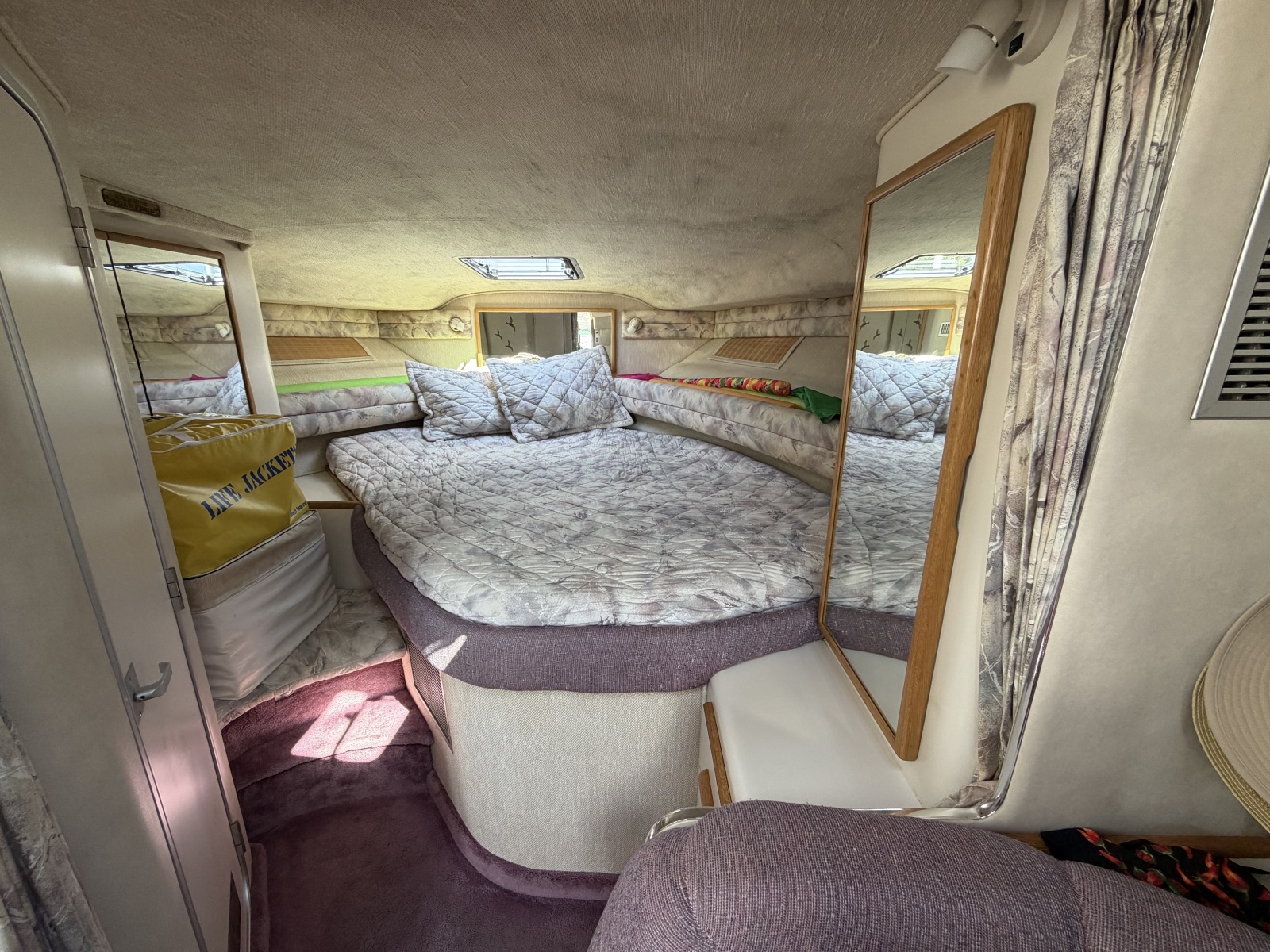 1993 Sea Ray 370 Express Cruiser