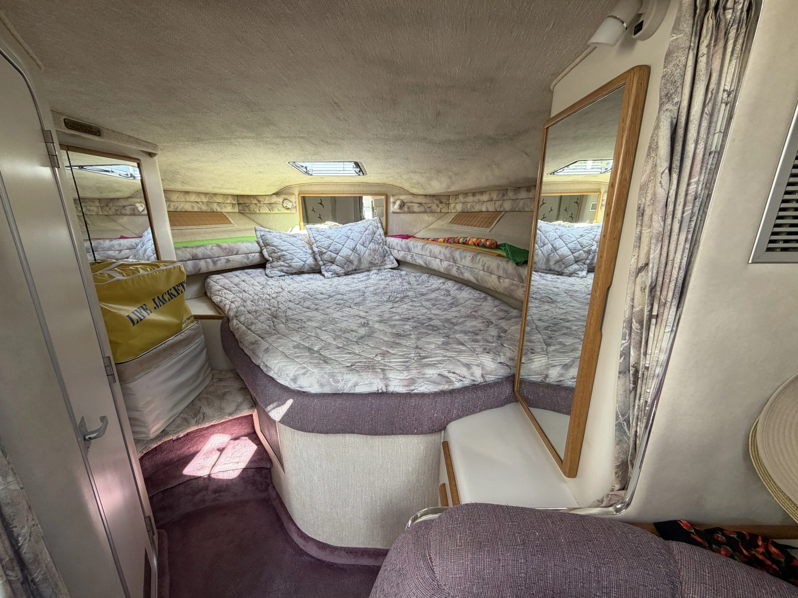 1993 Sea Ray 370 Express Cruiser