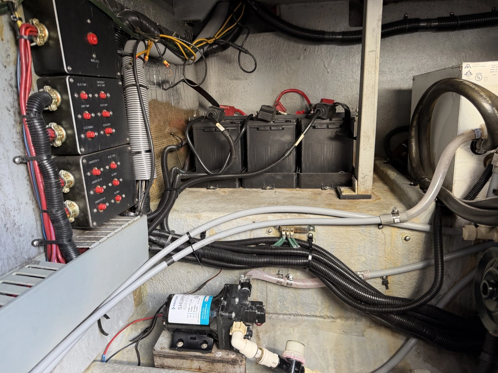 1993 Sea Ray 370 Express Cruiser