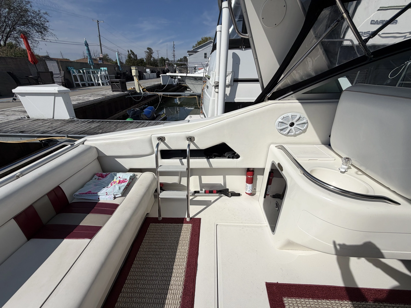 1993 Sea Ray 370 Express Cruiser