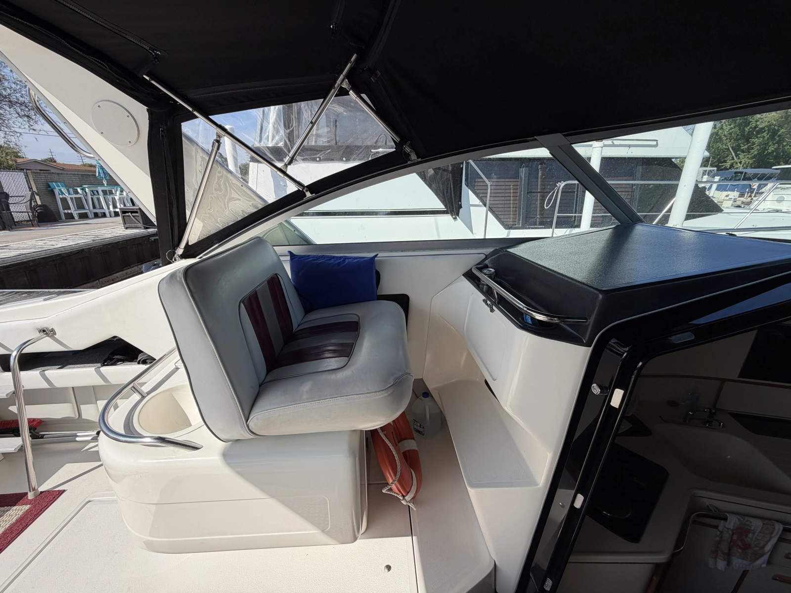 1993 Sea Ray 370 Express Cruiser