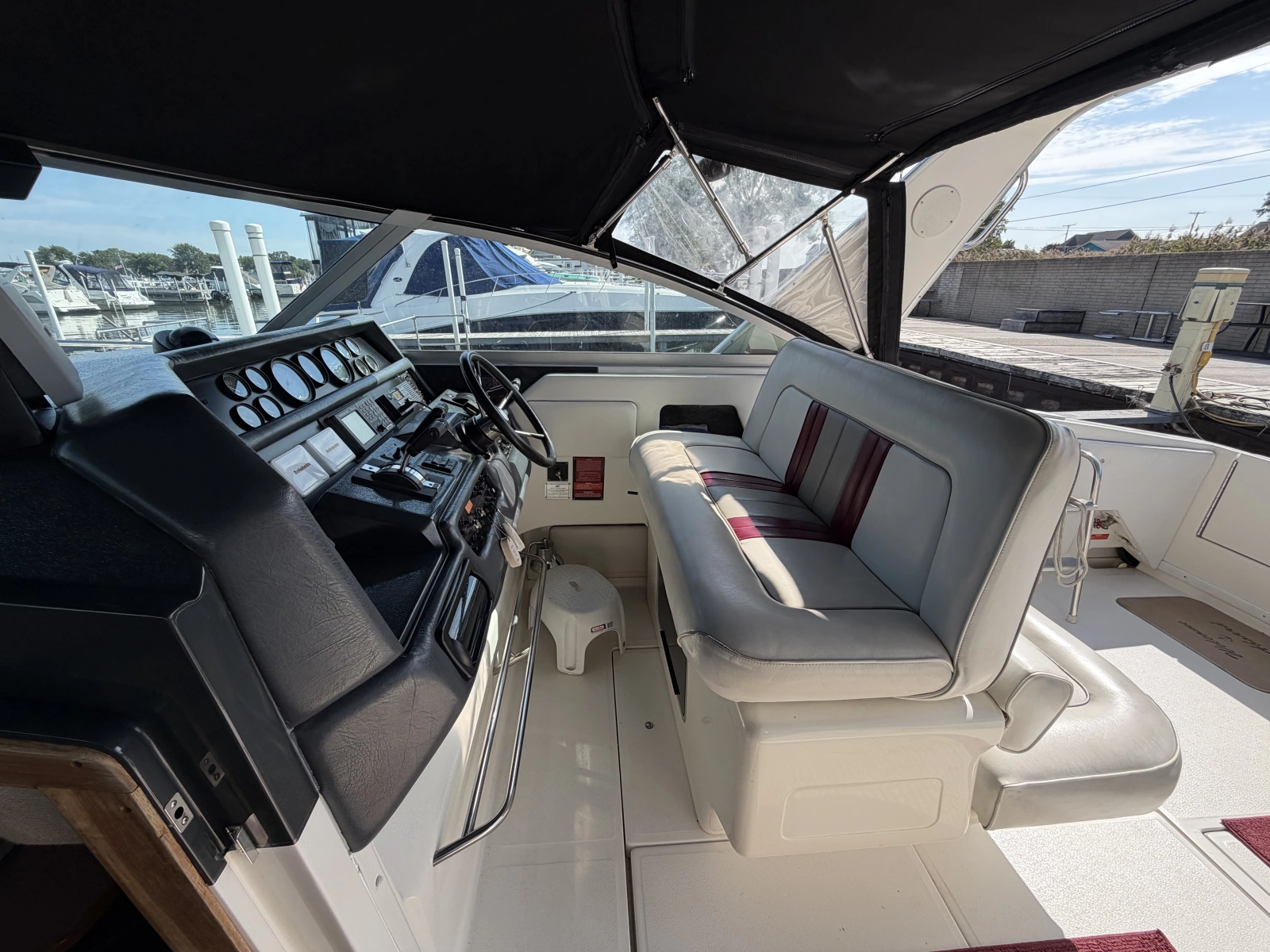 1993 Sea Ray 370 Express Cruiser