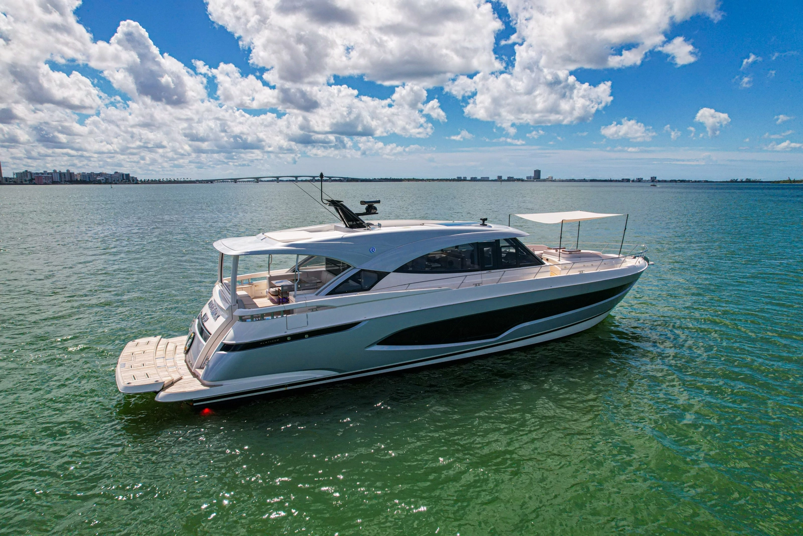 2025 Riviera 6800 Sport Yacht Platinum Edition