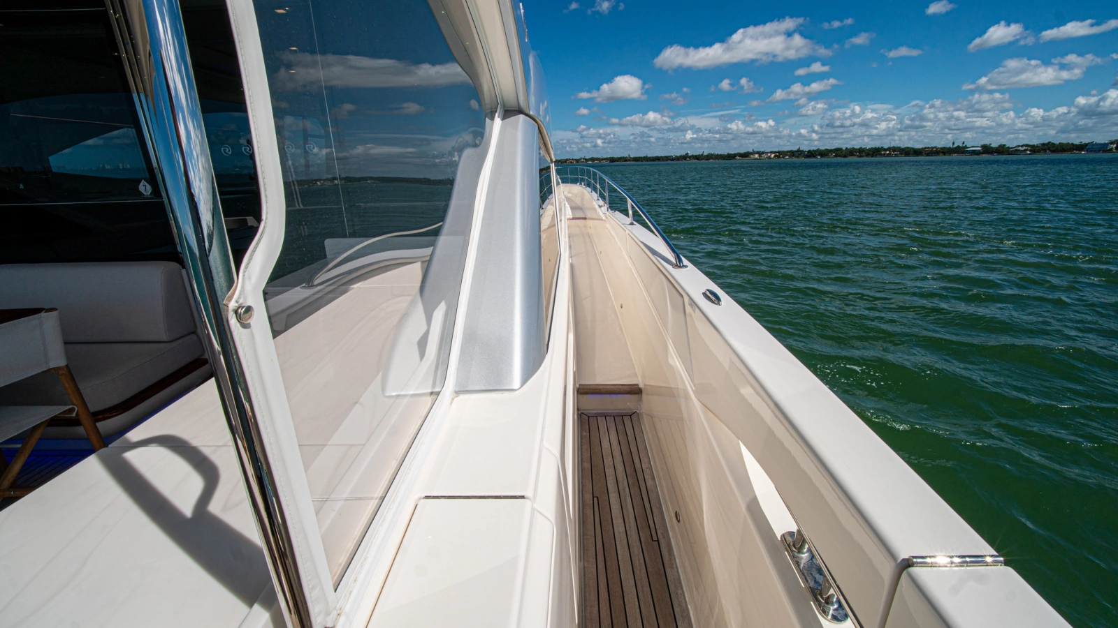 2025 Riviera 6800 Sport Yacht Platinum Edition