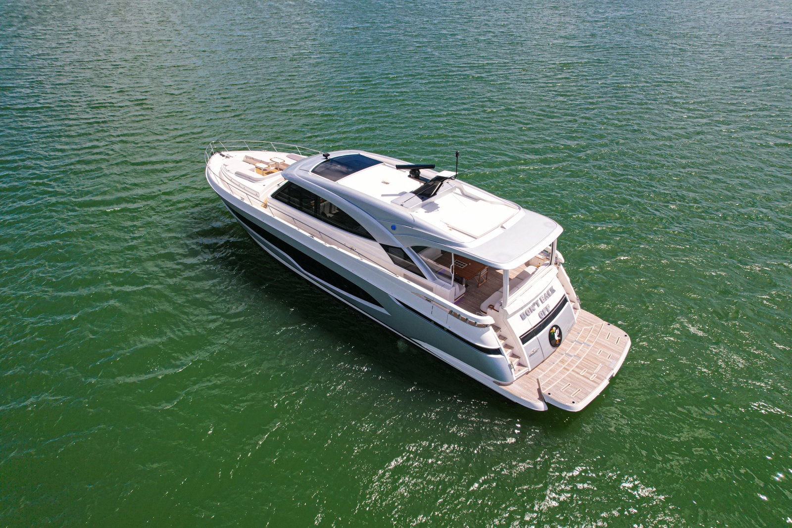 2025 Riviera 6800 Sport Yacht Platinum Edition
