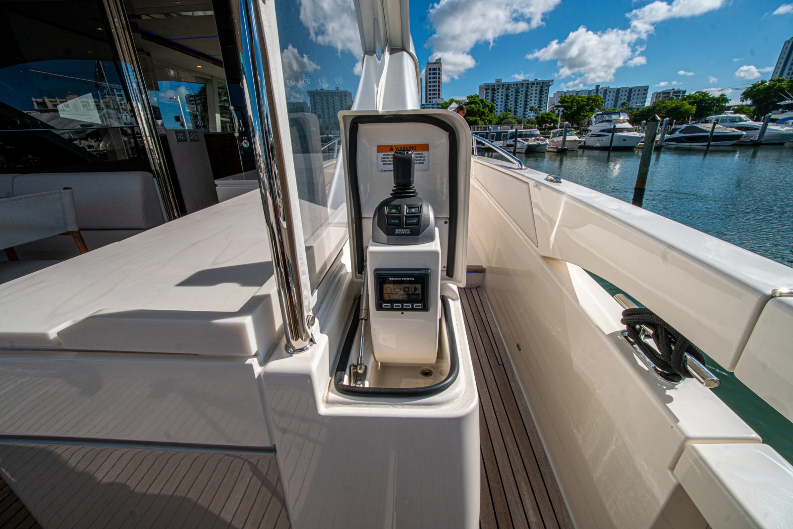 2025 Riviera 6800 Sport Yacht Platinum Edition