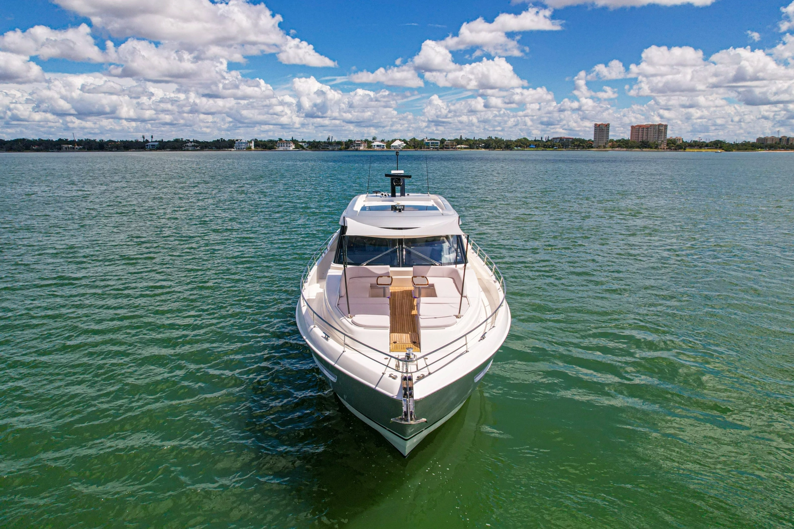 2025 Riviera 6800 Sport Yacht Platinum Edition