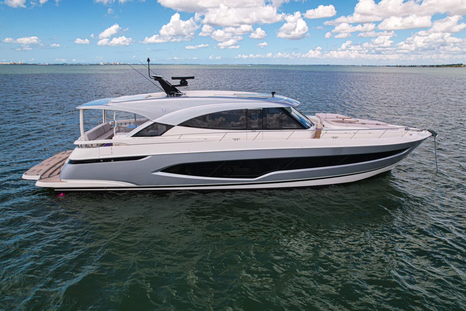 2025 Riviera 6800 Sport Yacht Platinum Edition