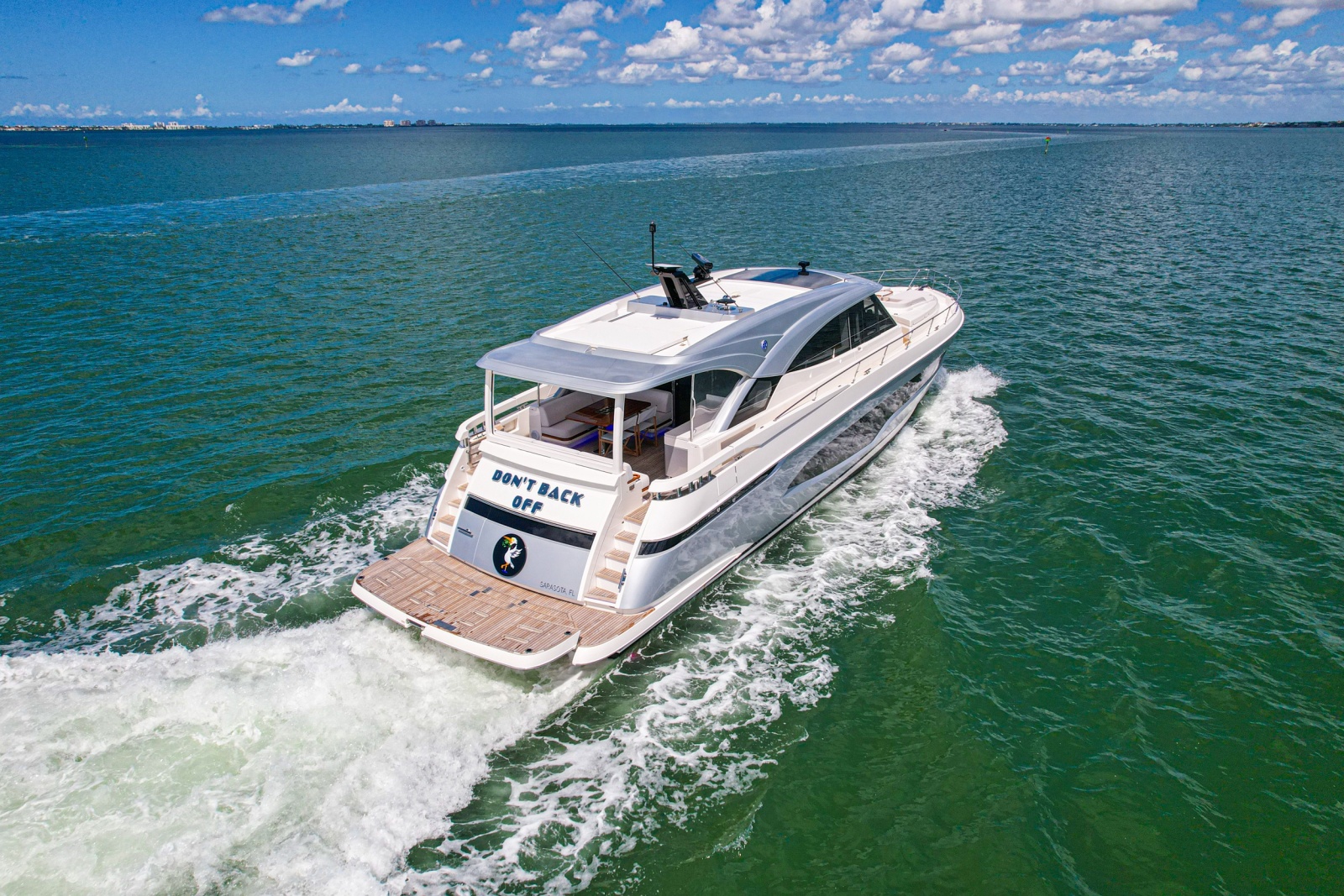 2025 Riviera 6800 Sport Yacht Platinum Edition