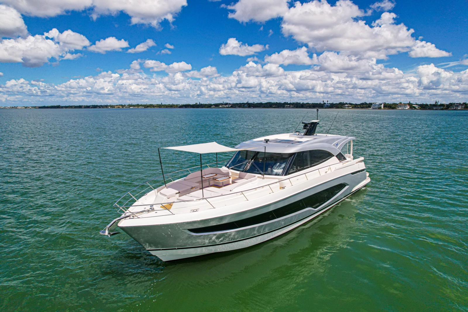 2025 Riviera 6800 Sport Yacht Platinum Edition