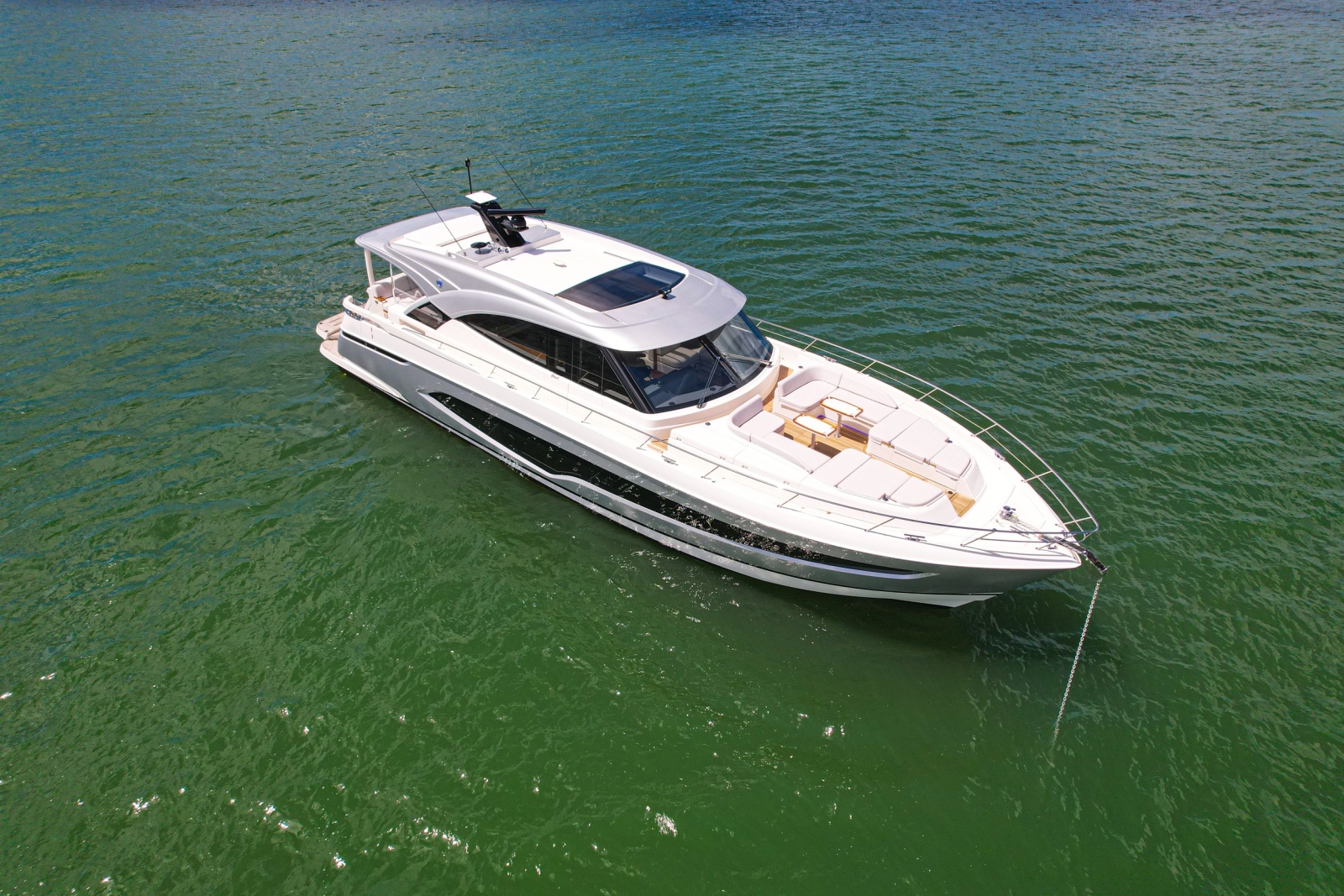 2025 Riviera 6800 Sport Yacht Platinum Edition