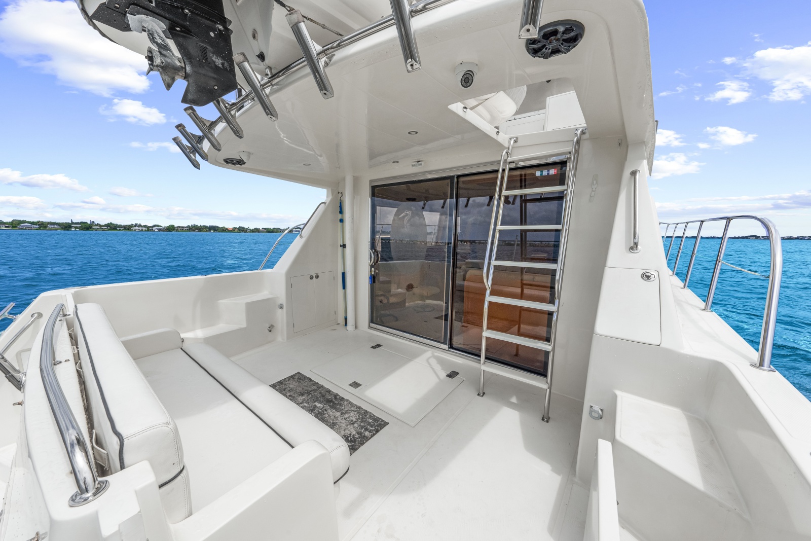 2005 Hampton 558 Pilothouse