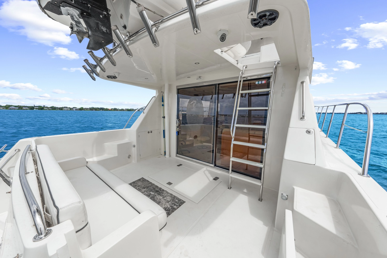 2005 Hampton 558 Pilothouse