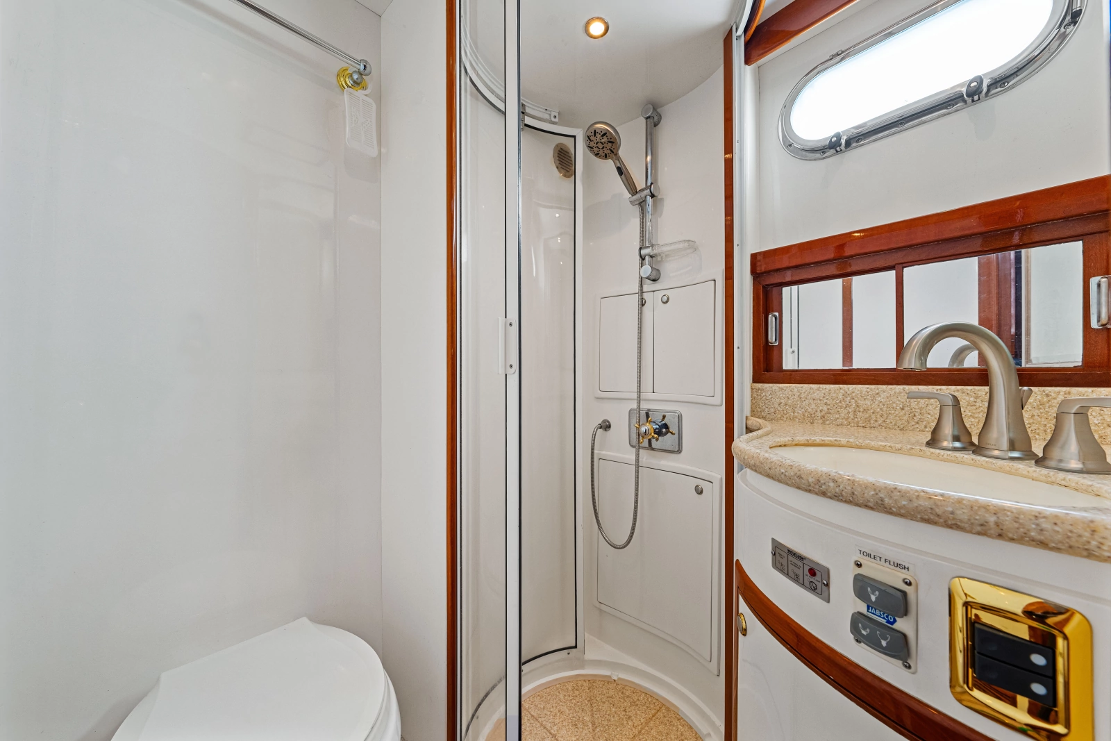2005 Hampton 558 Pilothouse