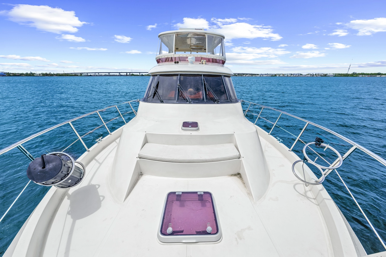 2005 Hampton 558 Pilothouse