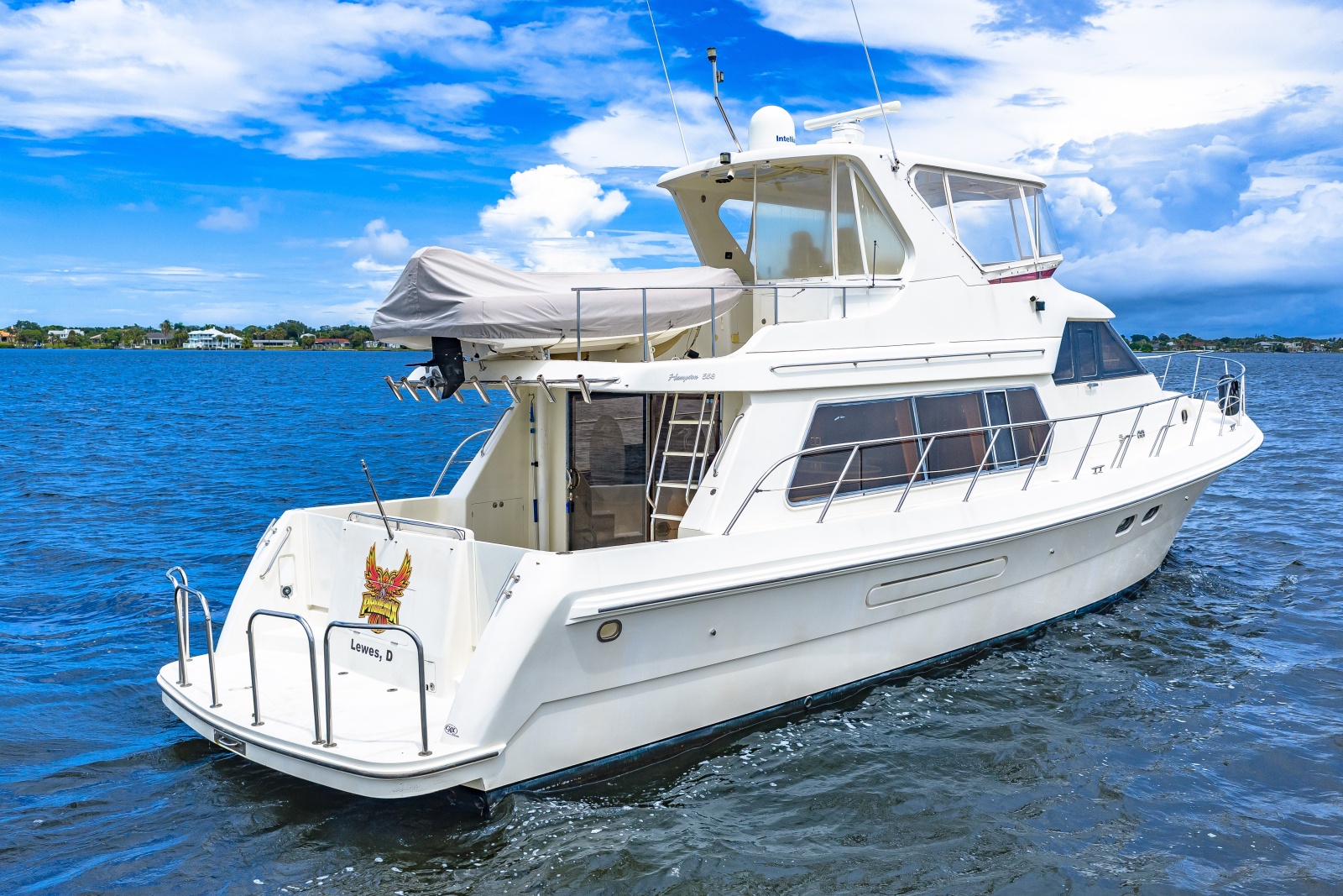2005 Hampton 558 Pilothouse