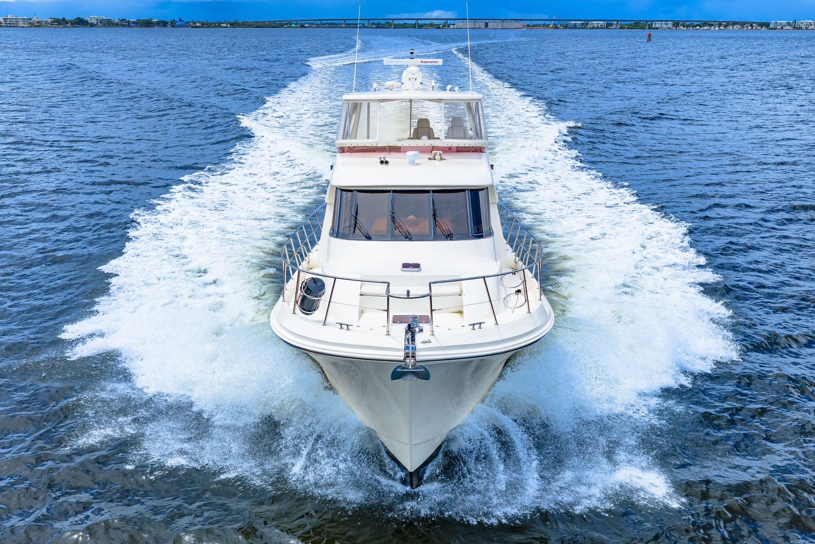 2005 Hampton 558 Pilothouse