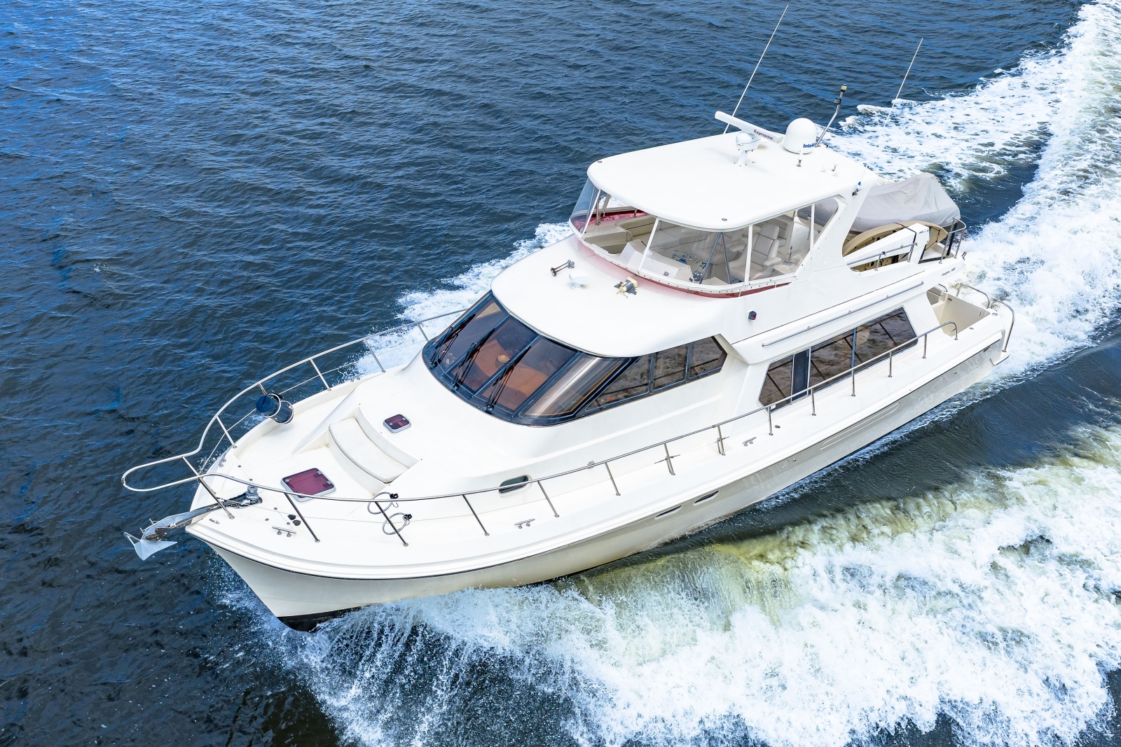 2005 Hampton 558 Pilothouse