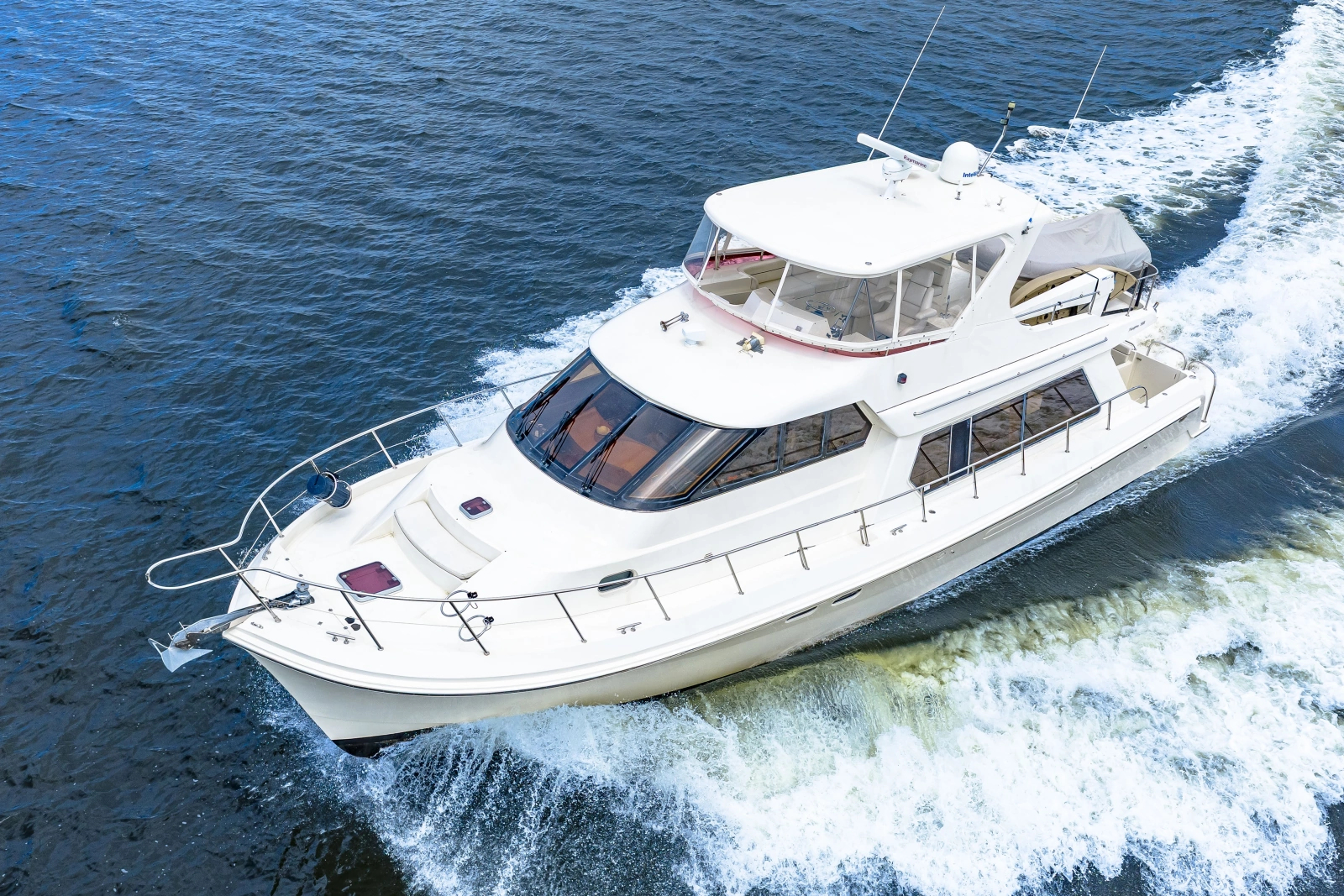 2005 Hampton 558 Pilothouse