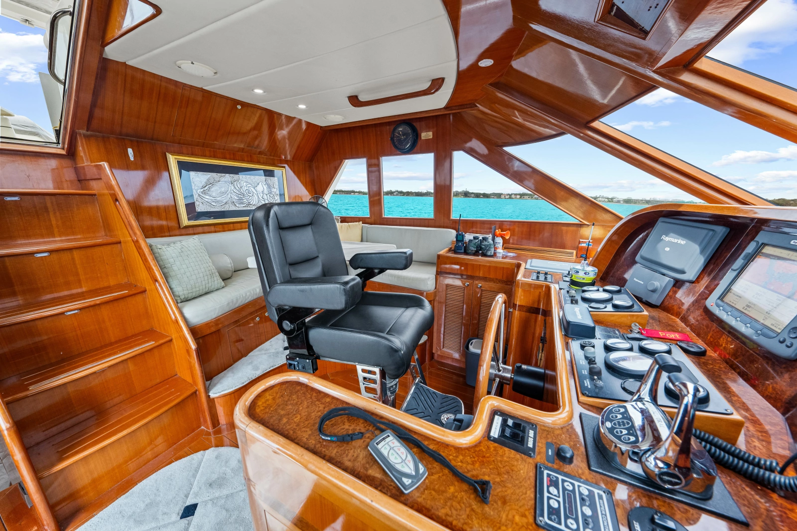 2005 Hampton 558 Pilothouse