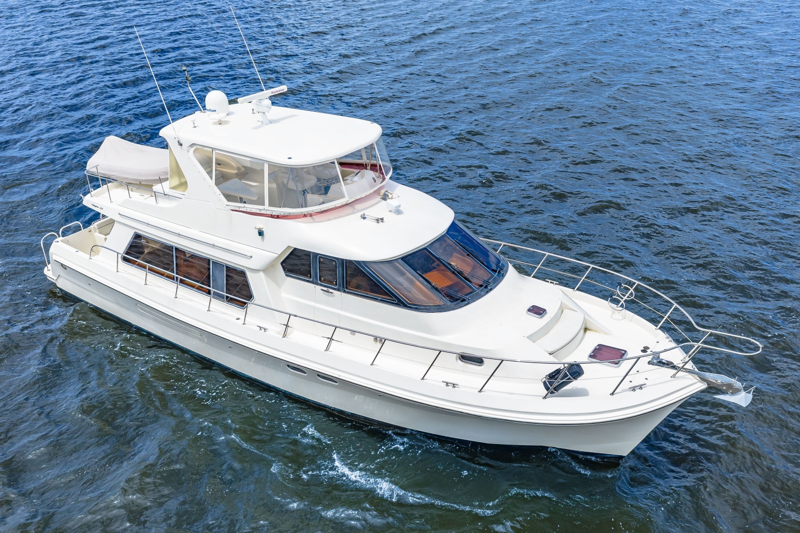 2005 Hampton 558 Pilothouse