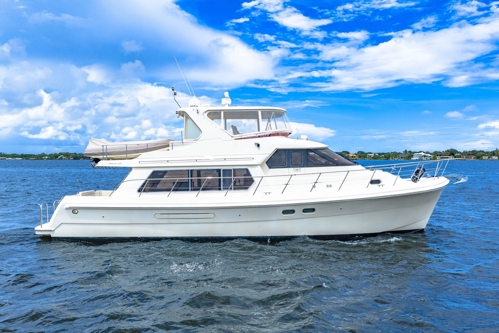 2005 Hampton 558 Pilothouse