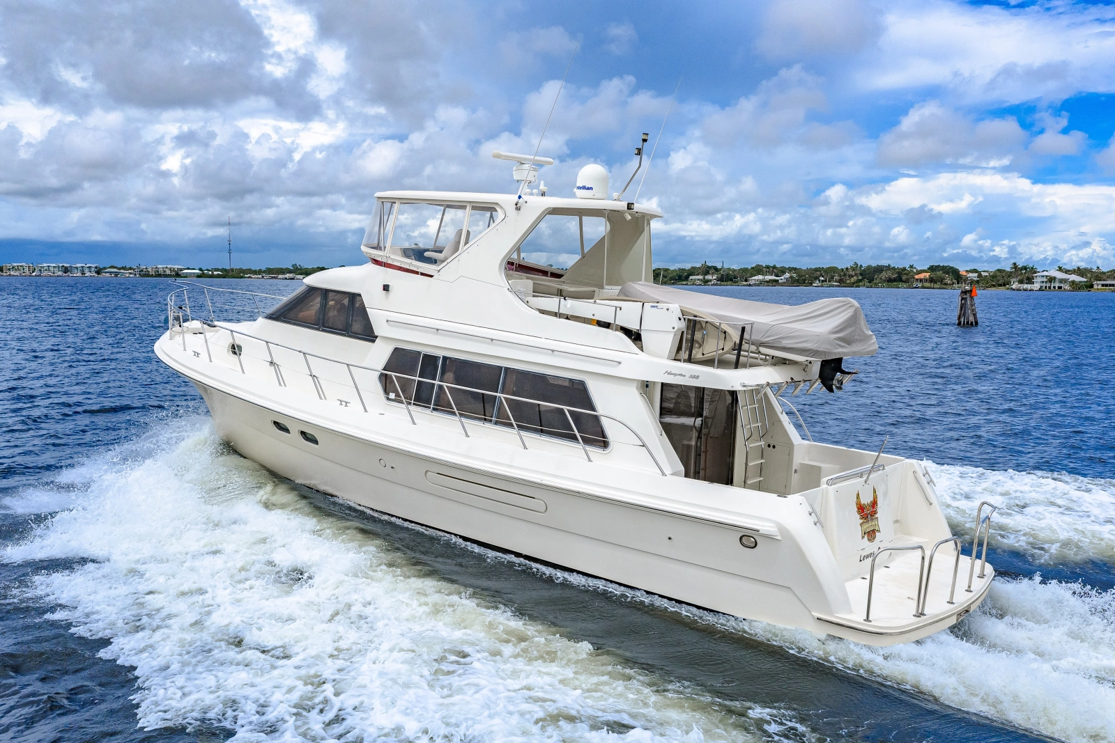 2005 Hampton 558 Pilothouse