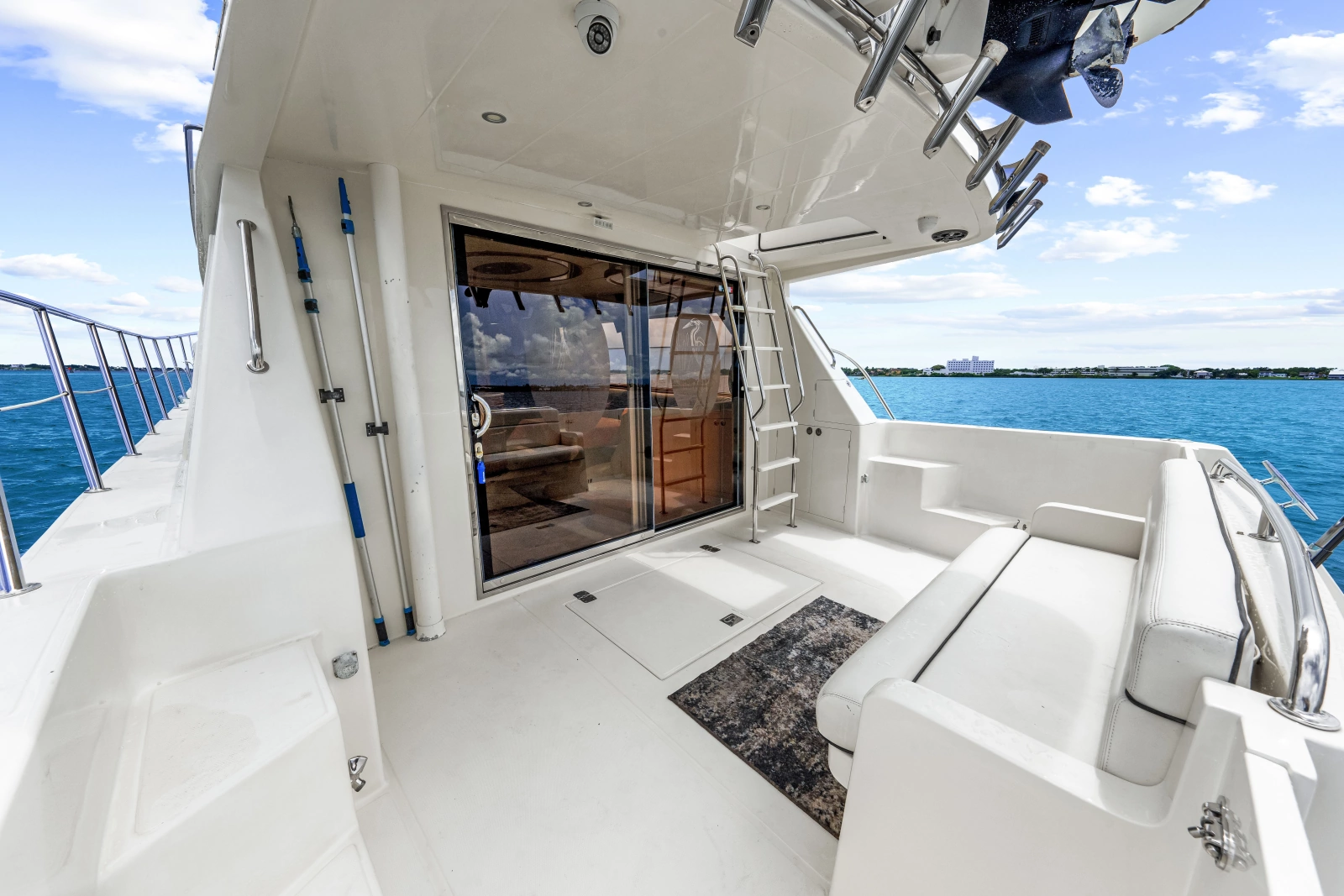 2005 Hampton 558 Pilothouse