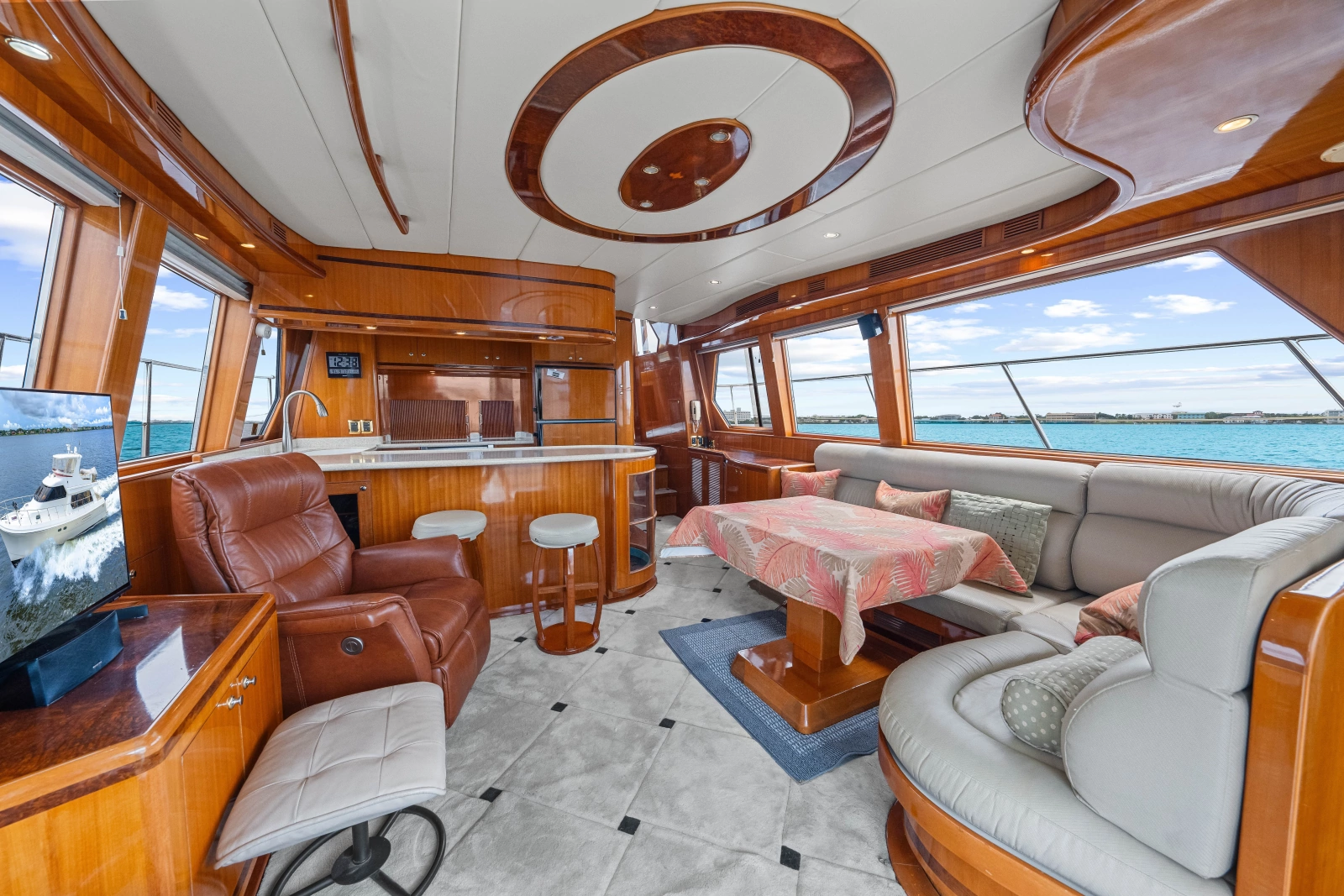 2005 Hampton 558 Pilothouse