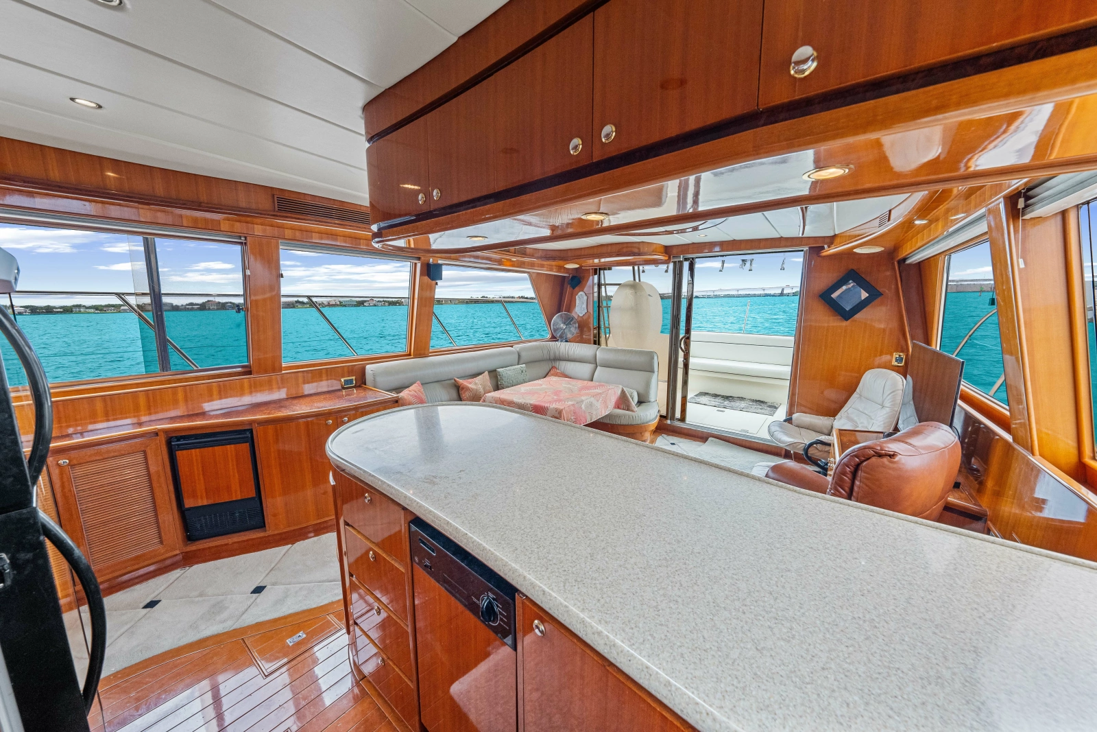 2005 Hampton 558 Pilothouse