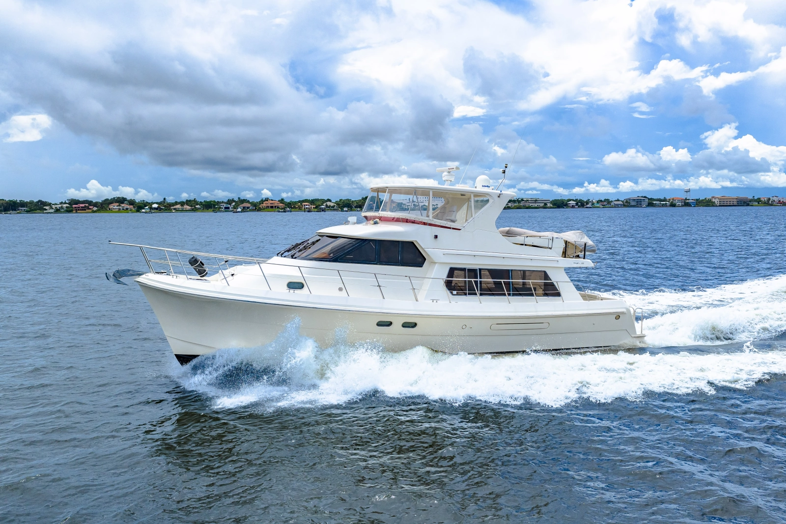 2005 Hampton 558 Pilothouse